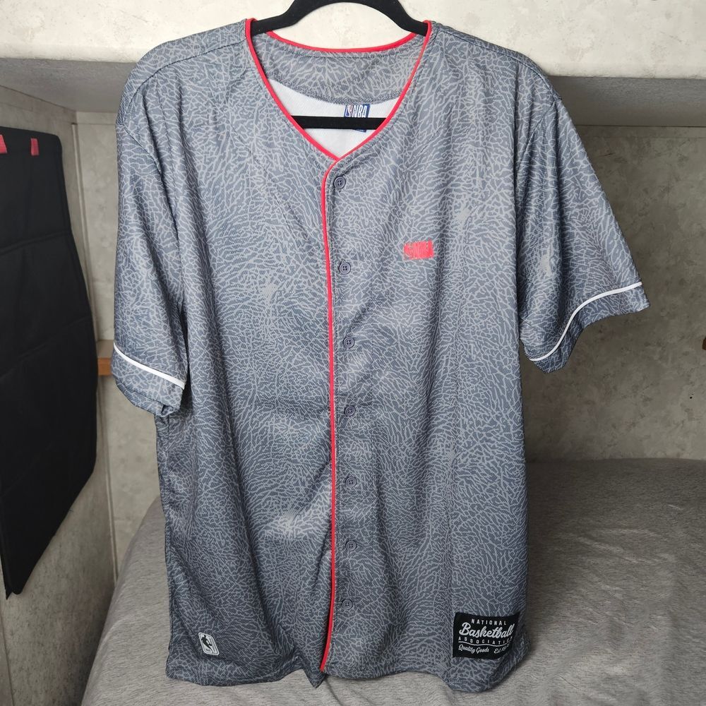 Gray NBA Jersey with Red Trim — National Basketball Association Size L